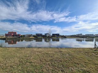 Foto 6 de Amplia casa en venta con salida a la laguna - El Cantón
