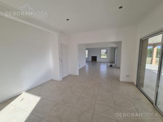 Foto 13 de Amplia casa en venta con salida a la laguna - El Cantón
