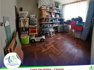 VENTA CASA 3 PISOS URBANIZACIÓN NARANJAL INDEPENDENCIA