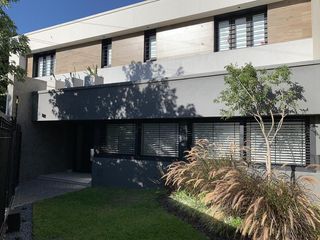 Foto 5 de SANTILLI - ESPAÑA 880 - Temperley Oeste