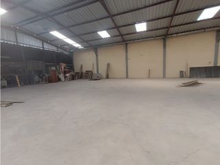 Foto 2 de Calderón, Galpón Renta, 1.200m2,  2 Ambientes