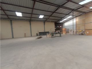 Foto 7 de Calderón, Galpón Renta, 750m2,  2 Ambientes