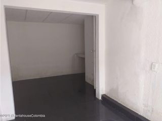 Comercial en  Quintanares(Soacha) RAH CO: 25-785