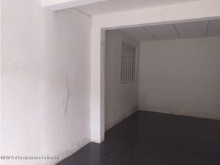 Comercial en  Quintanares(Soacha) RAH CO: 25-785