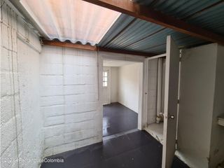 Comercial en  Quintanares(Soacha) RAH CO: 25-786