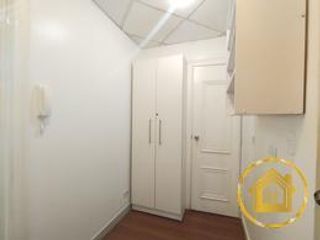 Foto 9 de Venta de Oficina con parqueadero y bodega, amplia vista hacia Av. Mariscal Sucre El Condado