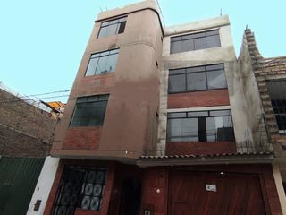 En venta casa de 4 pisos + Azotea  cerca a parques en San Martín de Porres