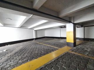 Renta de Oficina con sala de reuniones 100m², con 2 parqueaderos, sector el Condado.