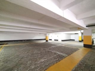 Renta de Oficina con sala de reuniones 100m², con 2 parqueaderos, sector el Condado.