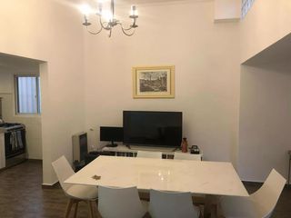 Foto 1 de PH en venta - 2 Dormitorios 1 Baño - 120Mts2 - Banfield, Lomas de Zamora