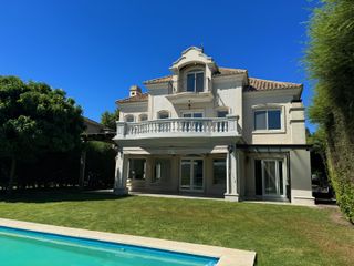 Foto 1 de Casa en Venta  SAN ISIDRO LABRADOR a la LAGUNA , VILLANUEVA. TIGRE