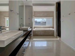 Foto 16 de Casa en venta y alquiler anual al rio, en barrio El Yacht, Nordelta, Tigre