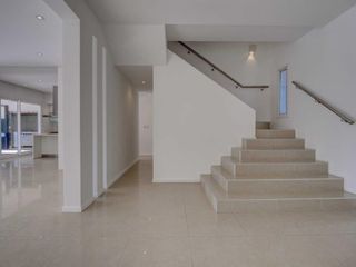 Foto 12 de Casa en venta y alquiler anual al rio, en barrio El Yacht, Nordelta, Tigre