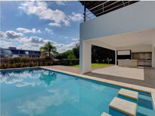 Foto 1 de Casa en venta y alquiler anual al rio, en barrio El Yacht, Nordelta, Tigre