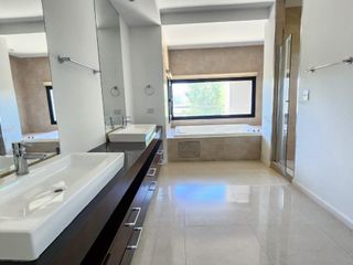 Foto 37 de Casa en venta y alquiler anual al rio, en barrio El Yacht, Nordelta, Tigre
