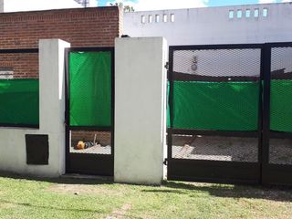 Foto 2 de Casa quinta venta 2 dormitorios 1 baño 440mts2 totales 115mts2 cubiertos- Villa Elvira