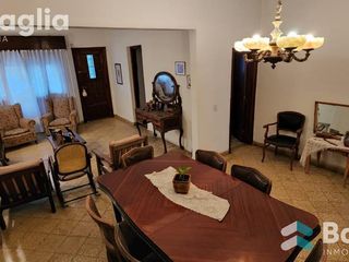 Foto 5 de HERMOSA CASA C/COCHERA CUB/JARDIN Y TODOS LOS SERVICIOS CONECTADOS- DOLORES