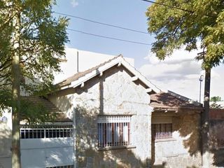 Foto 1 de HERMOSA CASA C/COCHERA CUB/JARDIN Y TODOS LOS SERVICIOS CONECTADOS- DOLORES