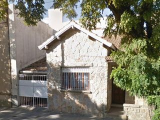 Foto 2 de HERMOSA CASA C/COCHERA CUB/JARDIN Y TODOS LOS SERVICIOS CONECTADOS- DOLORES