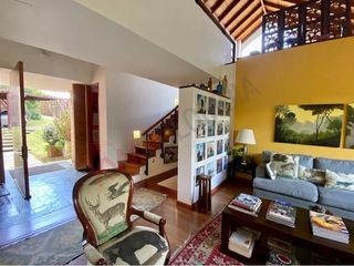 CASA EN VENTA,MACADAMIA, LA CALERA.-9571