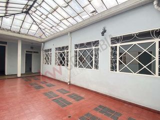 Foto 3 de Vendo propiedad de Uso Comercial, ubicada en el Parque Principal de Facatativá