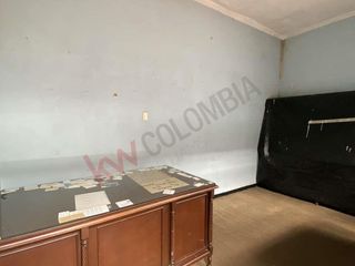 Vendo propiedad de Uso Comercial, ubicada en el Parque Principal de Facatativá