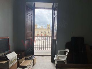 Vendo propiedad de Uso Comercial, ubicada en el Parque Principal de Facatativá