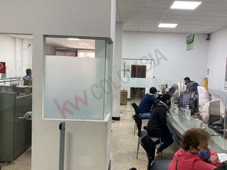 Vendo propiedad de Uso Comercial, ubicada en el Parque Principal de Facatativá