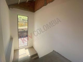 Vendo Casa Campestre en Lote de 10.000 m2 en la Calera Vereda El Hato-9236