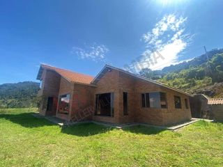 Vendo Casa Campestre en Lote de 10.000 m2 en la Calera Vereda El Hato-9236