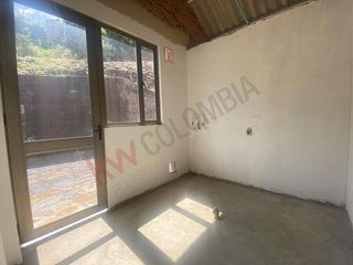 Vendo Casa Campestre en Lote de 10.000 m2 en la Calera Vereda El Hato-9236