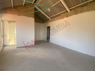 Vendo Casa Campestre en Lote de 10.000 m2 en la Calera Vereda El Hato-9236