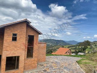 Vendo Casa Campestre en Lote de 10.000 m2 en la Calera Vereda El Hato-9236