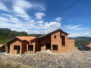 Vendo Casa Campestre en Lote de 10.000 m2 en la Calera Vereda El Hato-9236