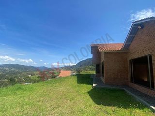 Vendo Casa Campestre en Lote de 10.000 m2 en la Calera Vereda El Hato-9236