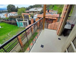 Casa de 2 niveles + altillo y zona verde, Cota, Cundinamarca-9432