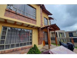 Casa de 2 niveles + altillo y zona verde, Cota, Cundinamarca-9432