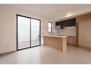 Foto 4 de HERMOSAS Y MODERNAS CASAS VIP EN VENTA EN RICAURTE CUENCA