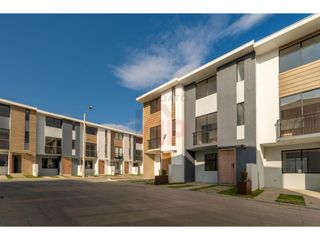 Foto 1 de HERMOSAS Y MODERNAS CASAS VIP EN VENTA EN RICAURTE CUENCA