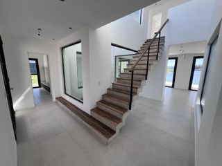 Foto 4 de Venta Casa 4 dormitorios en  Santa Ana