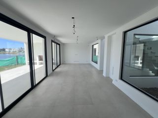 Foto 8 de Venta Casa 4 dormitorios en  Santa Ana
