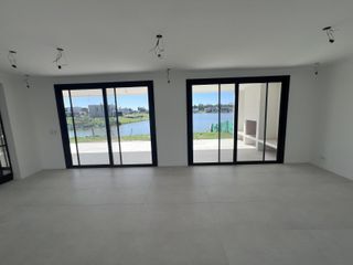 Foto 6 de Venta Casa 4 dormitorios en  Santa Ana