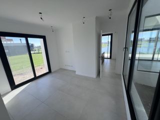 Foto 14 de Venta Casa 4 dormitorios en  Santa Ana