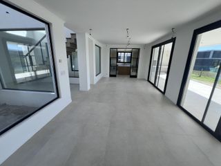 Foto 9 de Venta Casa 4 dormitorios en  Santa Ana