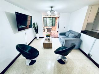 Casa Remodelada en unidad cerrada Loma de Los Bernal