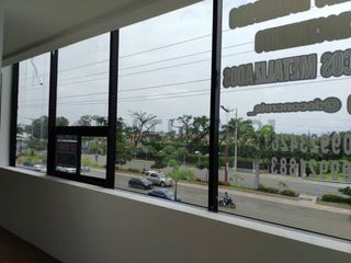 Foto 3 de Venta de Oficina Comercial en Av. Entre Ríos, Samborondón A.E.