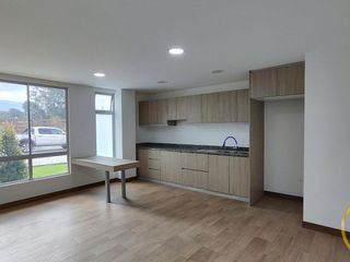 Foto 9 de Departamentos en Venta de 3 y 2 dormitorios, en conjunto con seguridad, sector Alangasí