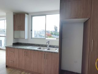Foto 5 de Departamentos en Venta de 3 y 2 dormitorios, en conjunto con seguridad, sector Alangasí