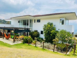 Foto 1 de Arriendo - Elegante Y Sofisticada Casa En Yerbabonita, Sopó