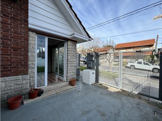 Foto 11 de CHALET  5 AMBIENTES CON PARQUE Y QUINCHO!!!  CHAUVIN RESIDENCIAL